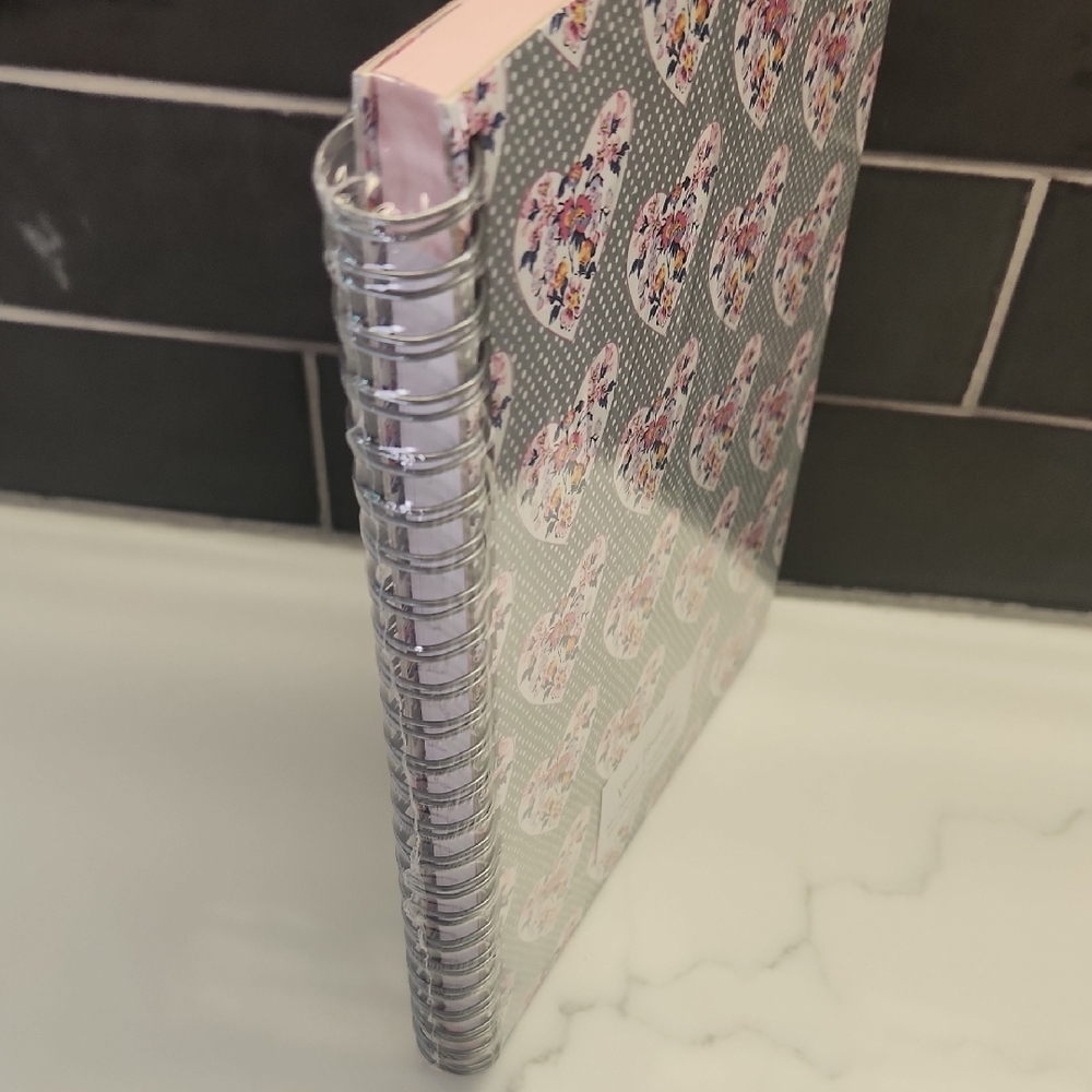 Vera Bradley Mini Notebook & Pen Set - Picture 5 of 5